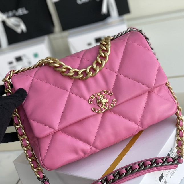 19 FLAP BAG 26 PINK LAMBSKIN