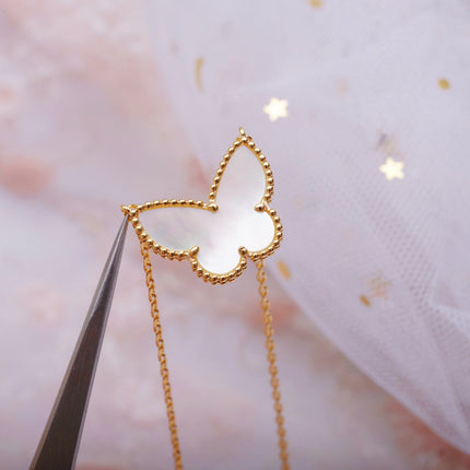 LUCKY BUTTERFLY PEDANT NECKLACE GOLD MOP