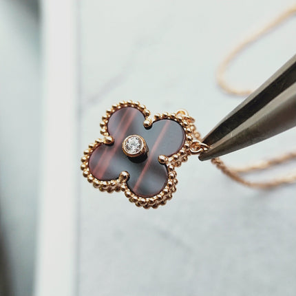 CLOVER GOLD CARNELIAN CLOVER NECKLACE