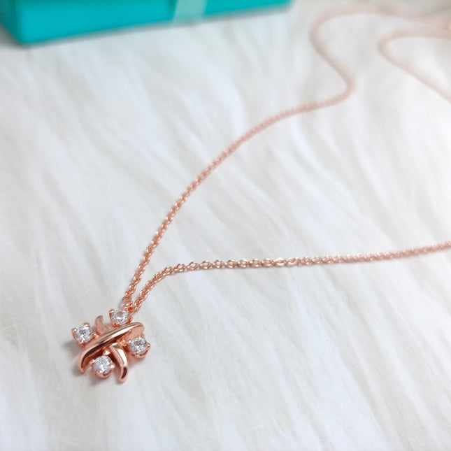 PINWHEEL NECKLACE DIAMOND