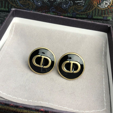 CD STUD ONYX EARRINGS