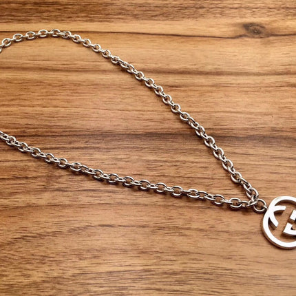 GG PEDANT SILVER NECKLACE