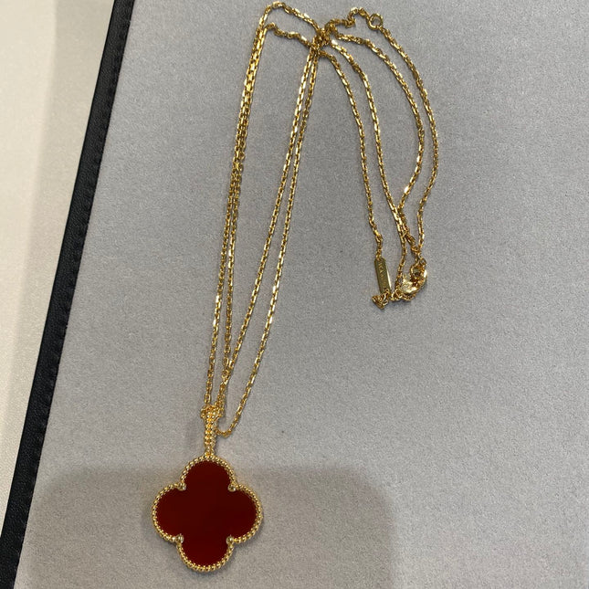 CLOVER NECKLACE GOLD CARNELIAN