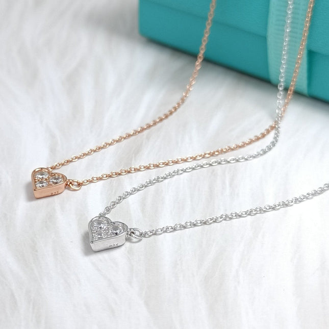 HEART 3 DIAMONDS PEDANT NECKLACE