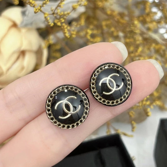 DOUBLE C BLACK ENAMEL STUD EARRINGS