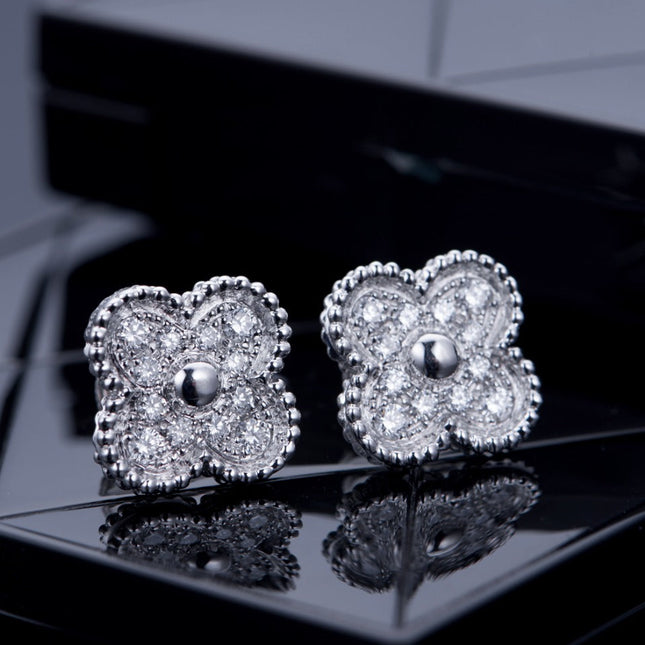 CLOVER SILVER DIAMOND STUD EARRINGS