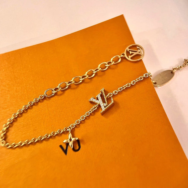 LV LOGO STAR MOTIF GOLD BRACELET