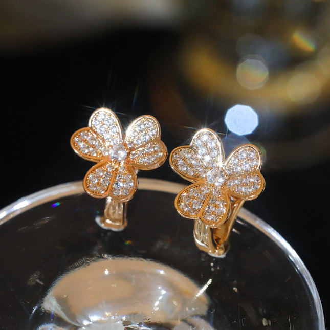 FRIVOLE FLOWER DIAMOND EARRINGS