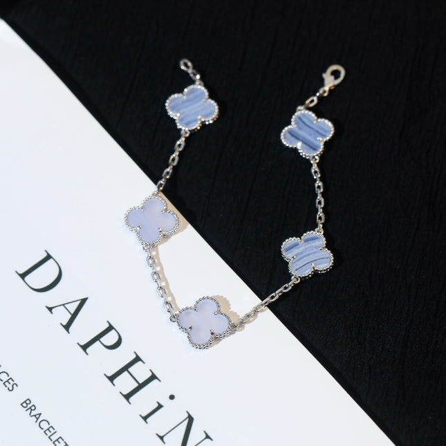 CLOVER 5 MOTIF SILVER CHALCEDONY BRACELET