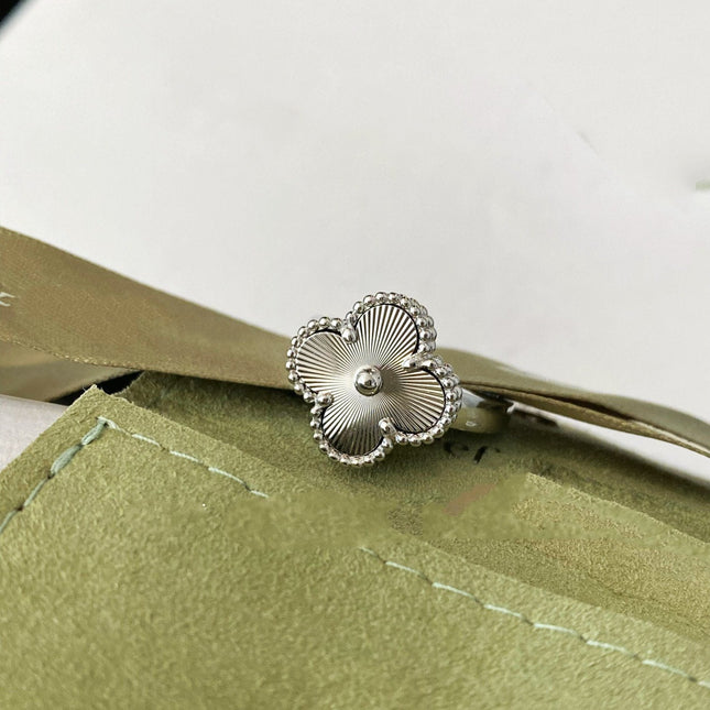 CLOVER SILVER RING