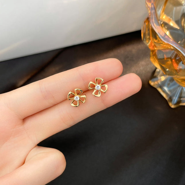 FIOREVER MINI DIAMOND STUD EARRINGS