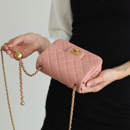 FLAP BAG 17CM BABY PINK LAMBSKIN GOLD HARDWARE