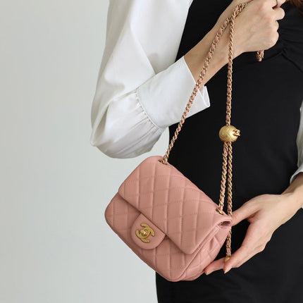 FLAP BAG 17CM BABY PINK LAMBSKIN GOLD HARDWARE