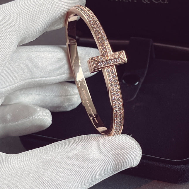 T1 WIDE HINGED BANGLE DIAMOND PAVED BRACELET