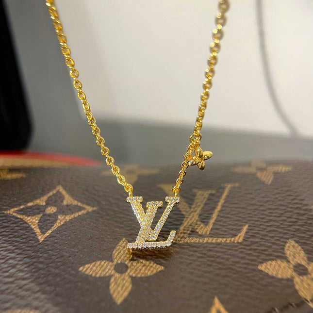 LV LOGO PENDANT DIAMOND GOLD NECKLACE