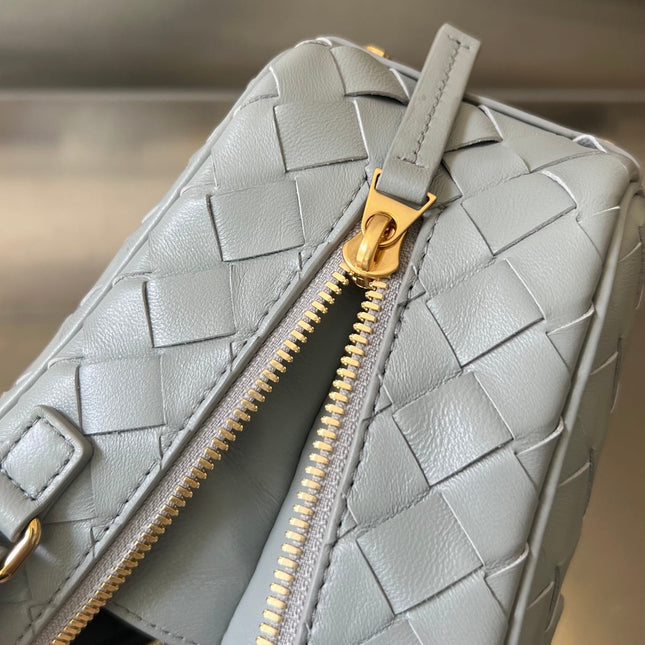 BV GETAWAY SMALL 23CM GREY LAMBSKIN