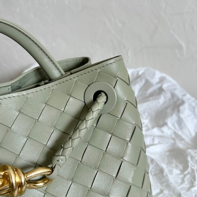 BV SMALL ANDIAMO 25CM LIGHT GREEN LAMBSKIN