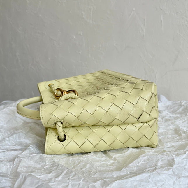 BV SMALL ANDIAMO 25CM LIGHT YELLOW LAMBSKIN