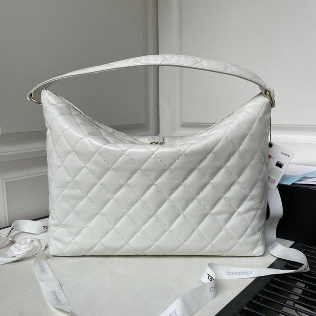 CC LARGE HOBO 37CM WHITE LAMBSKIN GOLD HARDWARE