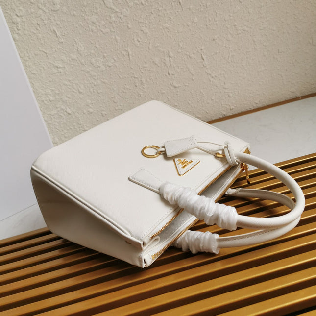 MEDIUM GALLERIA 28 WHITE SAFFIANO LEATHER