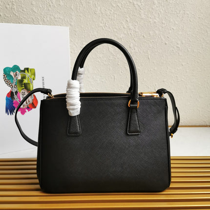 MEDIUM GALLERIA 28 BLACK SAFFIANO LEATHER