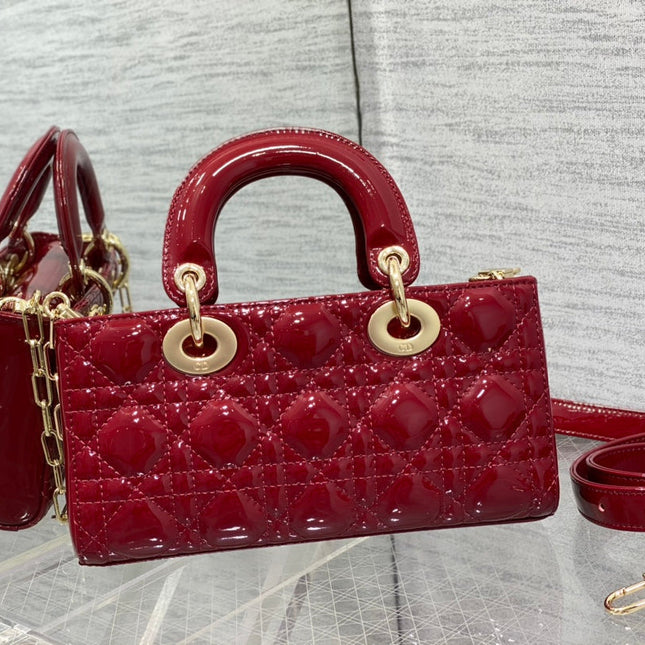 SMALL LADY D-JOY 22 RED PATENT CALFSKIN