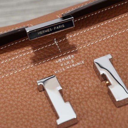 HM CLUTCH CONSTANCE 20.5 BROWN CALFSKIN SILVER HARDWARE