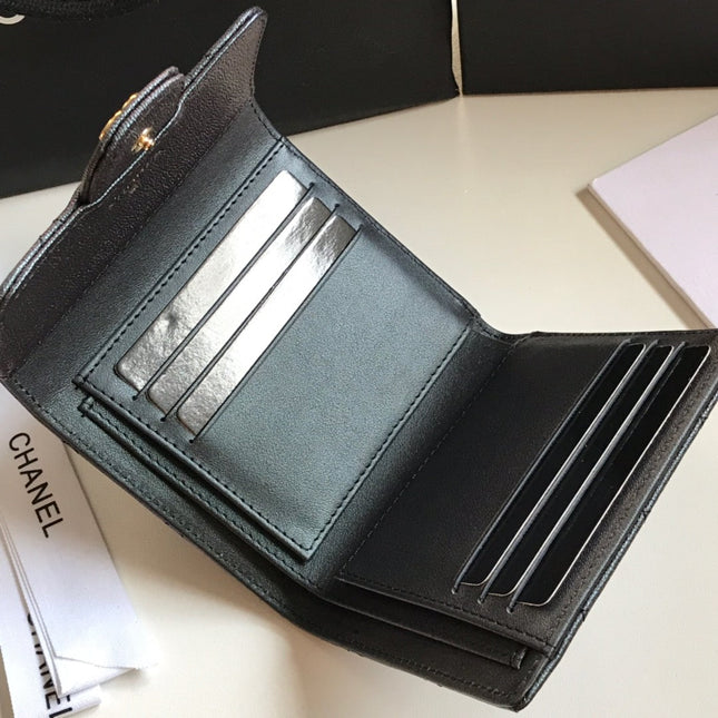 CC FLAP CARD HOLDER 11.5 BLACK GRAINED CALFSKIN GOLD ICON