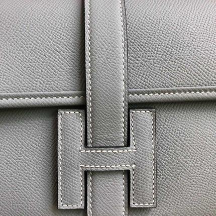 JIGE ELAN 29 CLUTCH IN PALE GRAY CALFSKIN