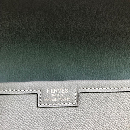 JIGE ELAN 29 CLUTCH IN PALE GRAY CALFSKIN