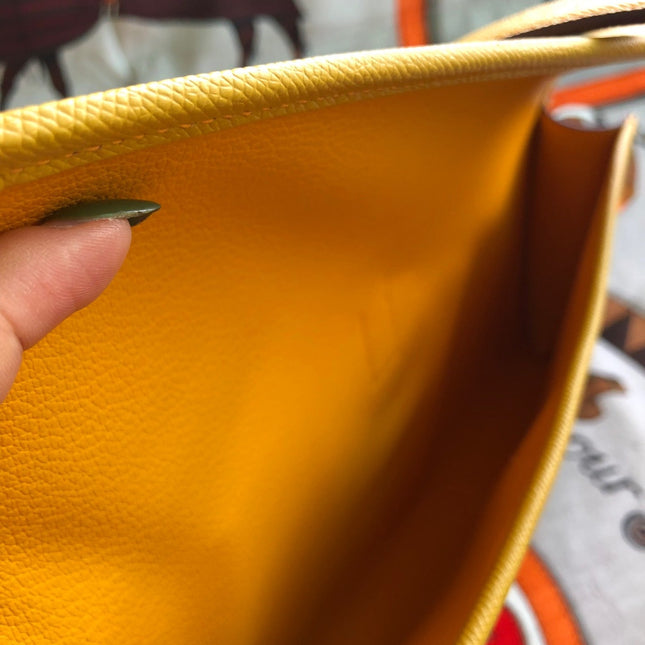 JIGE ELAN 29 CLUTCH IN MIMOSA YELLOW CALFSKIN