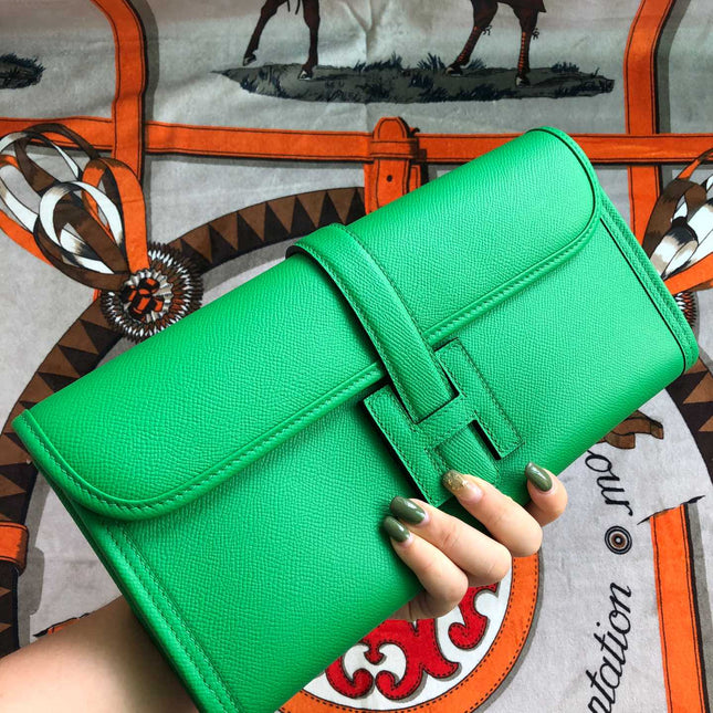 JIGE ELAN 29 CLUTCH IN EMERALD GREEN CALFSKIN