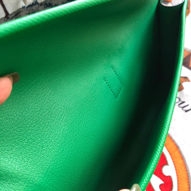 JIGE ELAN 29 CLUTCH IN EMERALD GREEN CALFSKIN