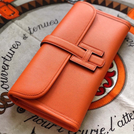 JIGE ELAN 29 CLUTCH IN SALAMANDER ORANGE CALFSKIN