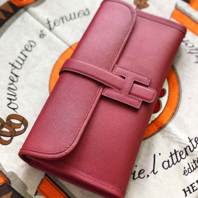 JIGE ELAN 29 CLUTCH IN BERRY RED CALFSKIN