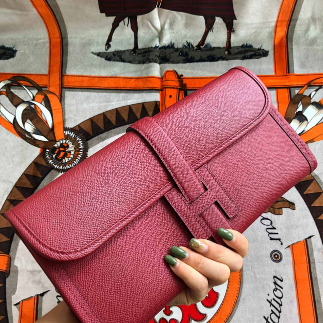 JIGE ELAN 29 CLUTCH IN BERRY RED CALFSKIN