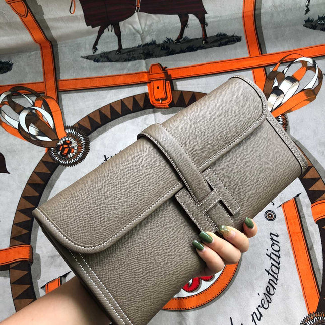 JIGE ELAN 29 CLUTCH IN MEDIUM BROWN CALFSKIN