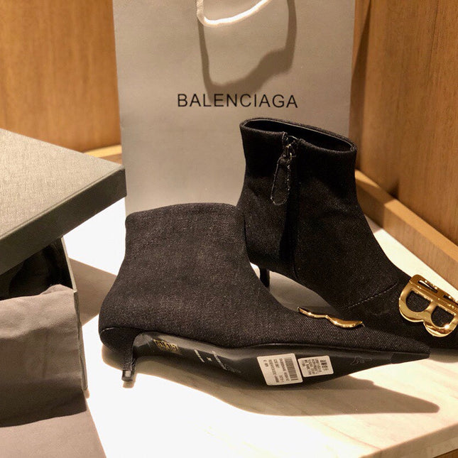 POINTED-TOE KITTEN HEEL 45 MM ANKLE BOOTS IN BLACK DENIM