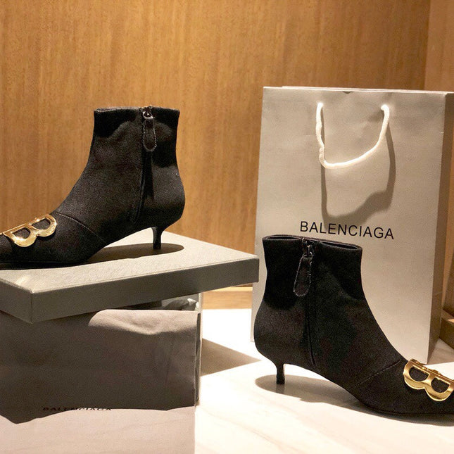 POINTED-TOE KITTEN HEEL 45 MM ANKLE BOOTS IN BLACK DENIM