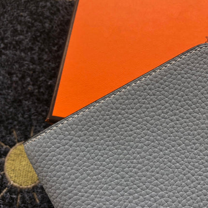 TOGO PASSPORT HOLDER 20 IN SILVER GRAY CALFSKIN