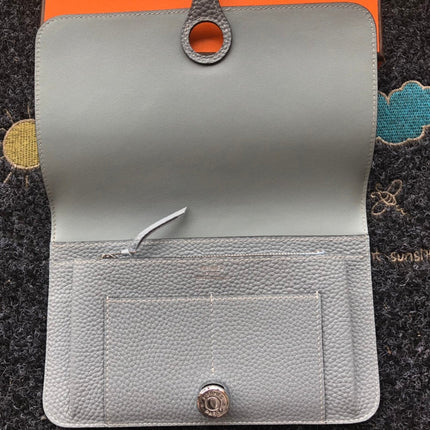 TOGO PASSPORT HOLDER 20 IN SILVER GRAY CALFSKIN