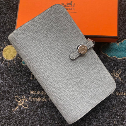 TOGO PASSPORT HOLDER 20 IN SILVER GRAY CALFSKIN