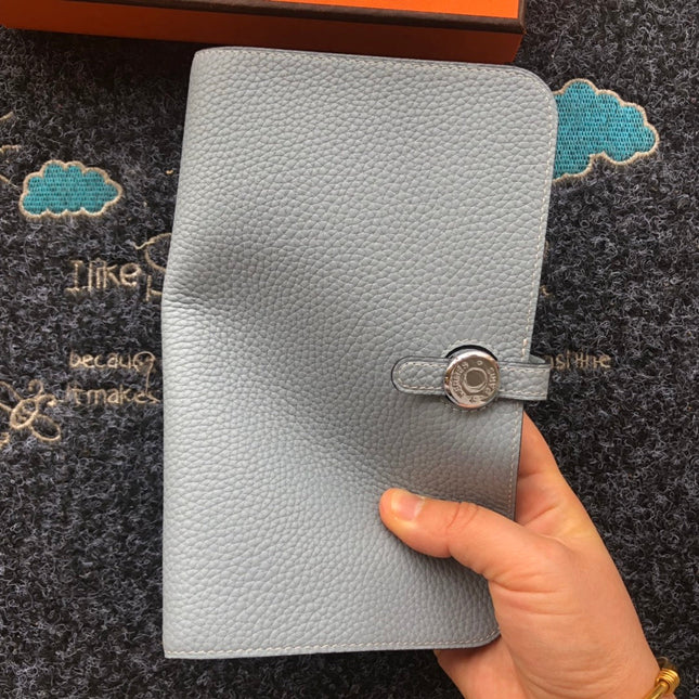 TOGO PASSPORT HOLDER 20 IN SILVER GRAY CALFSKIN