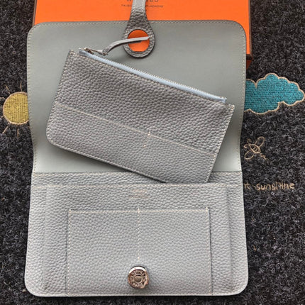 TOGO PASSPORT HOLDER 20 IN SILVER GRAY CALFSKIN