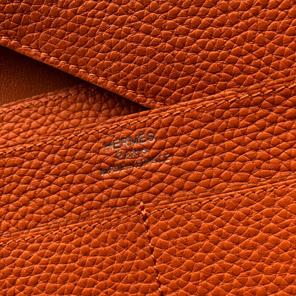 TOGO PASSPORT HOLDER 20 IN FIRE ORANGE CALFSKIN