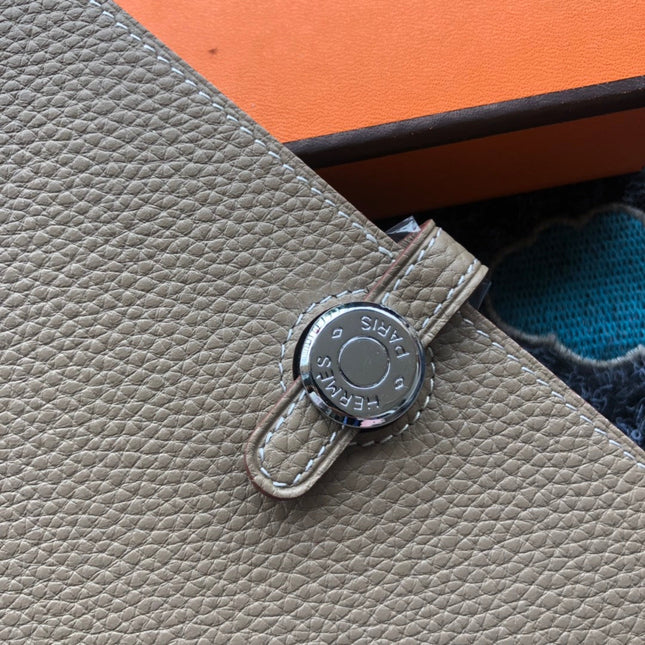 TOGO PASSPORT HOLDER 20 IN LIGHT BROWN CALFSKIN