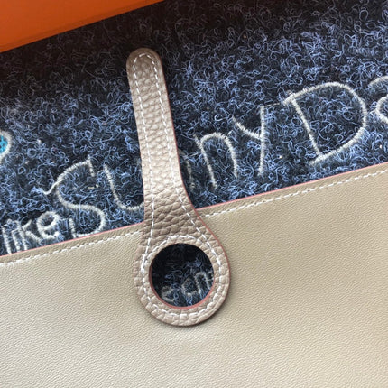 TOGO PASSPORT HOLDER 20 IN MEDIUM BROWN CALFSKIN