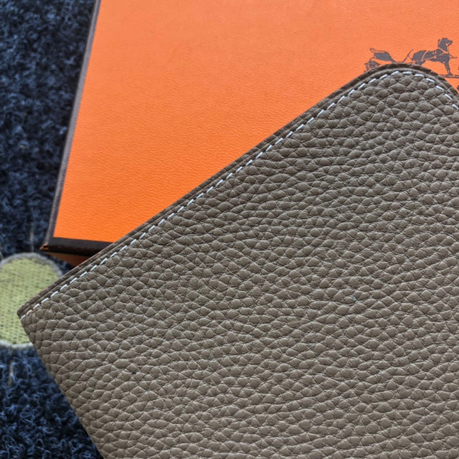 TOGO PASSPORT HOLDER 20 IN MEDIUM BROWN CALFSKIN