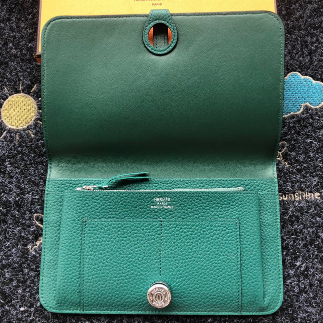 TOGO PASSPORT HOLDER 20 IN FOREST GREEN CALFSKIN