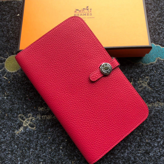 TOGO PASSPORT HOLDER 20 IN CLASSIC RED CALFSKIN